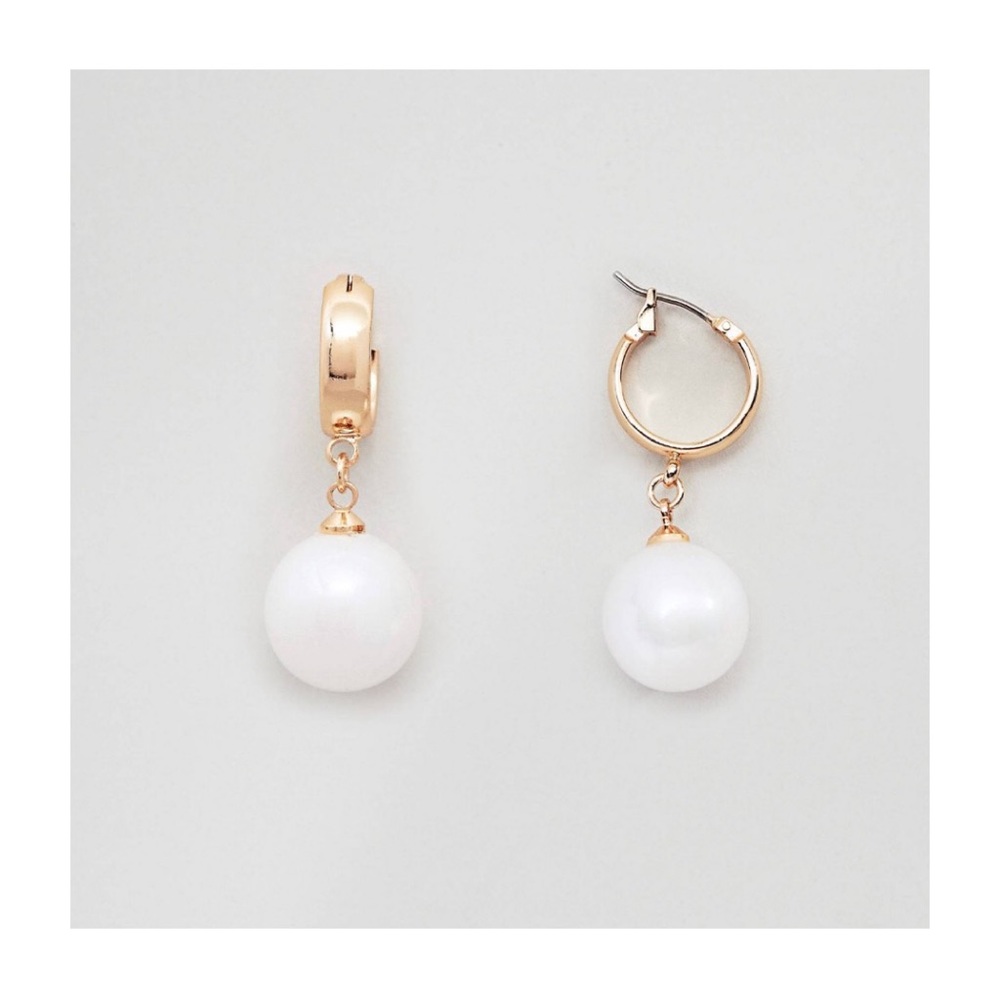 Faux pearl drop earings
